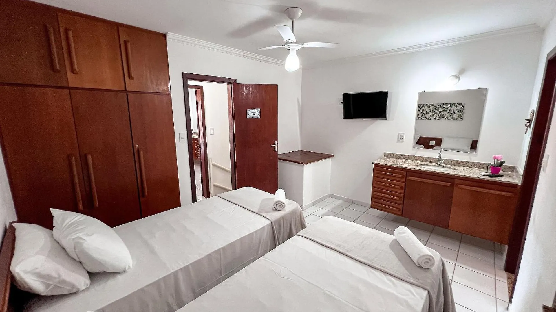 Nyaraló Casa Em Condominio Localizado A Aproximadamente 250M Da Praia De Taperapua E Da Arena Axe Moi, Com 3 Suites Todas Com Ar Condicionado, Piscinas Adulto E Infantil, Sauna, Portaria 24Hrs E Internet Privativa 300Mbps. Porto Seguro Brazília
