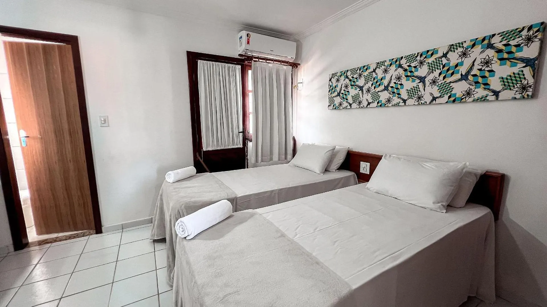 Casa Em Condominio Localizado A Aproximadamente 250M Da Praia De Taperapua E Da Arena Axe Moi, Com 3 Suites Todas Com Ar Condicionado, Piscinas Adulto E Infantil, Sauna, Portaria 24Hrs E Internet Privativa 300Mbps. Porto Seguro