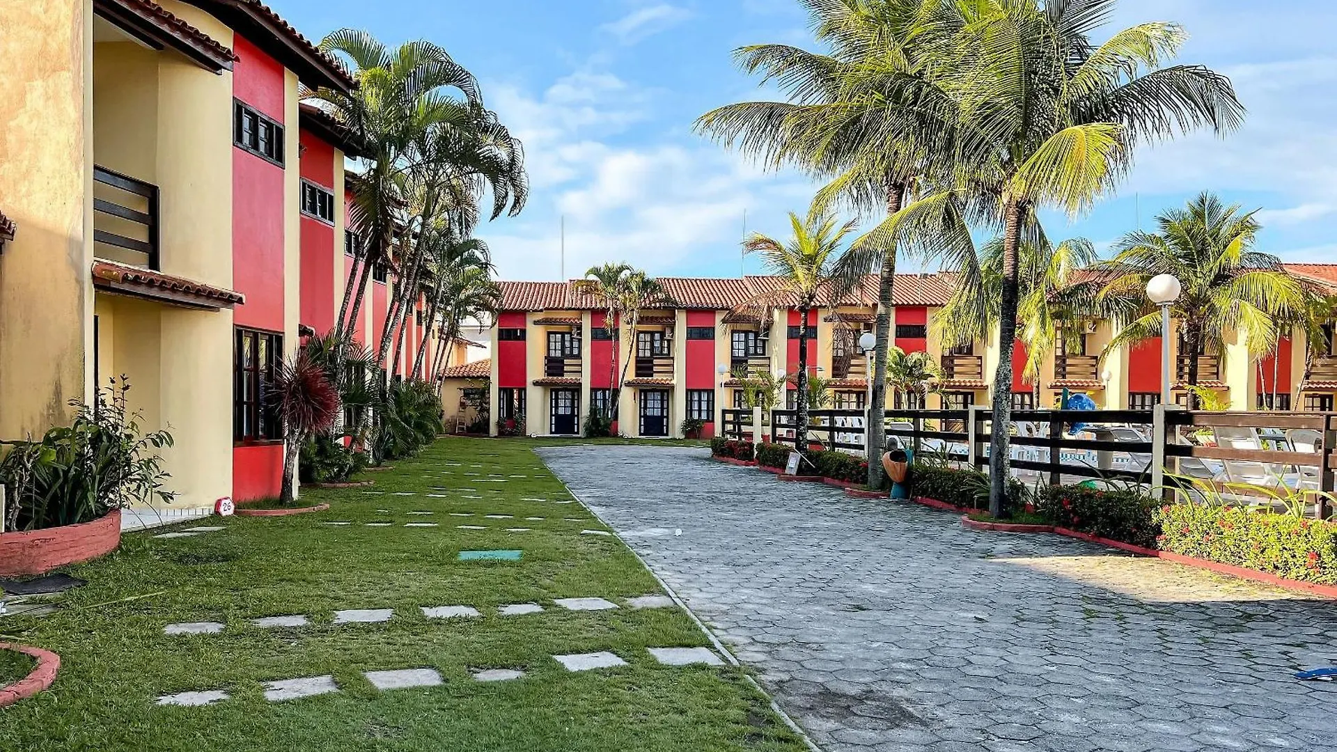 Casa Em Condominio Localizado A Aproximadamente 250M Da Praia De Taperapua E Da Arena Axe Moi, Com 3 Suites Todas Com Ar Condicionado, Piscinas Adulto E Infantil, Sauna, Portaria 24Hrs E Internet Privativa 300Mbps. Porto Seguro