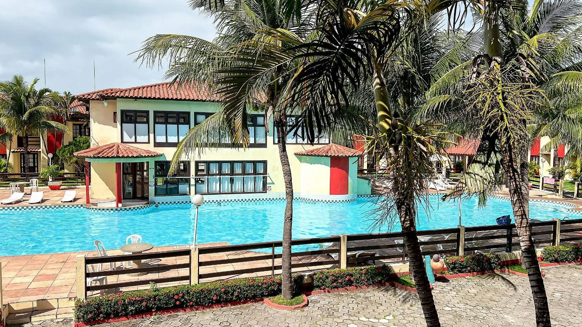Nyaraló Casa Em Condominio Localizado A Aproximadamente 250M Da Praia De Taperapua E Da Arena Axe Moi, Com 3 Suites Todas Com Ar Condicionado, Piscinas Adulto E Infantil, Sauna, Portaria 24Hrs E Internet Privativa 300Mbps. Porto Seguro