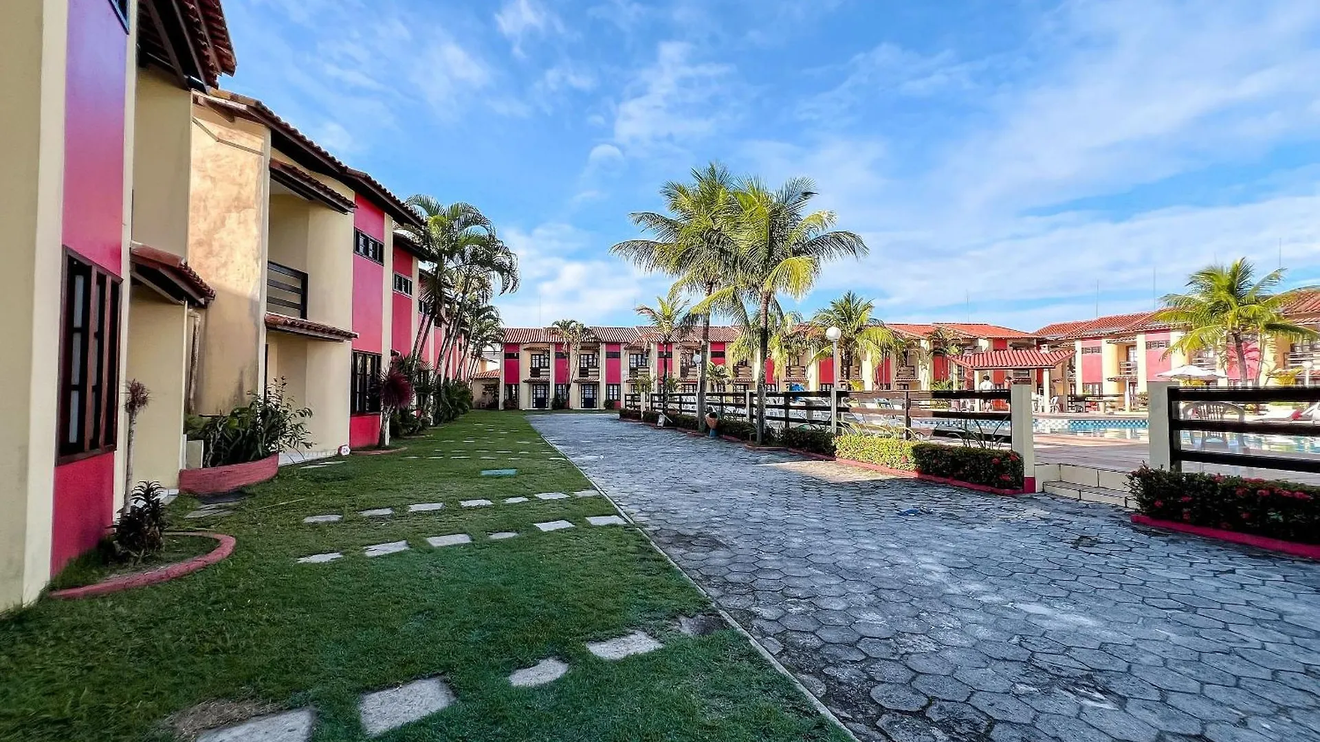 Nyaraló Casa Em Condominio Localizado A Aproximadamente 250M Da Praia De Taperapua E Da Arena Axe Moi, Com 3 Suites Todas Com Ar Condicionado, Piscinas Adulto E Infantil, Sauna, Portaria 24Hrs E Internet Privativa 300Mbps. Porto Seguro